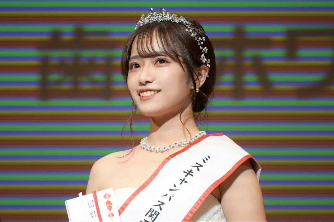 松本美紅のインスタグラム：「2020年ありがとうございました！  今年は私にとって、特別な年になりました。沢山の方に支えて頂いてることを実感しました☺️  来年もよろしくお願い致します！  お気に入りの写真を添えて✌️  #関西学院大学 #関学 #女子大生 #撮影 #被写体 #サロンモデル」