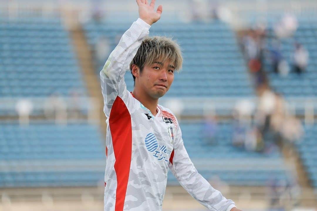 のインスタグラム：「2020年も応援してくれた皆さんありがとうございました！ 2021年はもっと成長できるように頑張ります！ 来年も応援よろしくお願いします。 皆さん良いお年を。  #愛媛fc  #茂木力也  #来年も愛媛のために戦います」