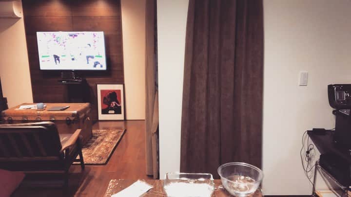 西木恵美里のインスタグラム：「2020年🐭ありがとうございました⭐️ 2021年🐮よろしくお願いします🙏🏻  動画はホームベーカリーでお餅つくりました⛩🎍」