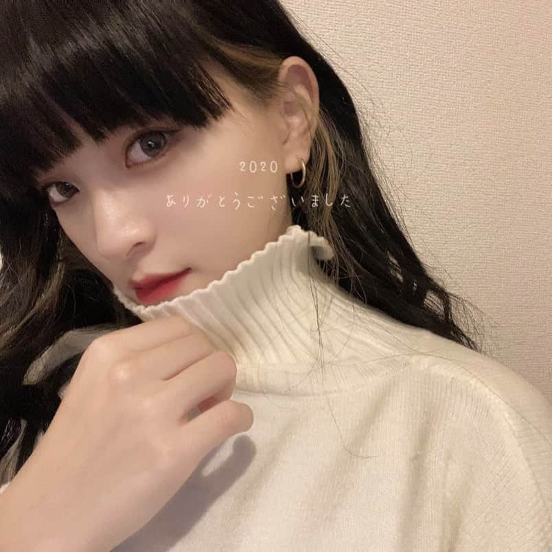 久保はるかさんのインスタグラム写真 - (久保はるかInstagram)「2020.12.31  皆さんにとってこの一年はどんな一年でしたか？ 私にとっての2020は変化の年、挑戦の年になりました。  日々応援してくださるファンの皆様、友人、そして家族の支えがあってこそ、今も活動できております。  2020年のミスコン活動期間を終え、 國學院大學のＭiss No.4の久保はるかでしたが、2021年は一社会人としての久保はるかとして、更なる飛躍を目指して活動していきたいと思っております🌛  今後も応援して下さると嬉しいです！  みなさん素敵な大晦日をお過ごし下さい🌕  #國學院大學 #國學院ミスコン #2020 #ありがとう #2021 #よろしくお願い致します」12月31日 18時42分 - haruka_bok