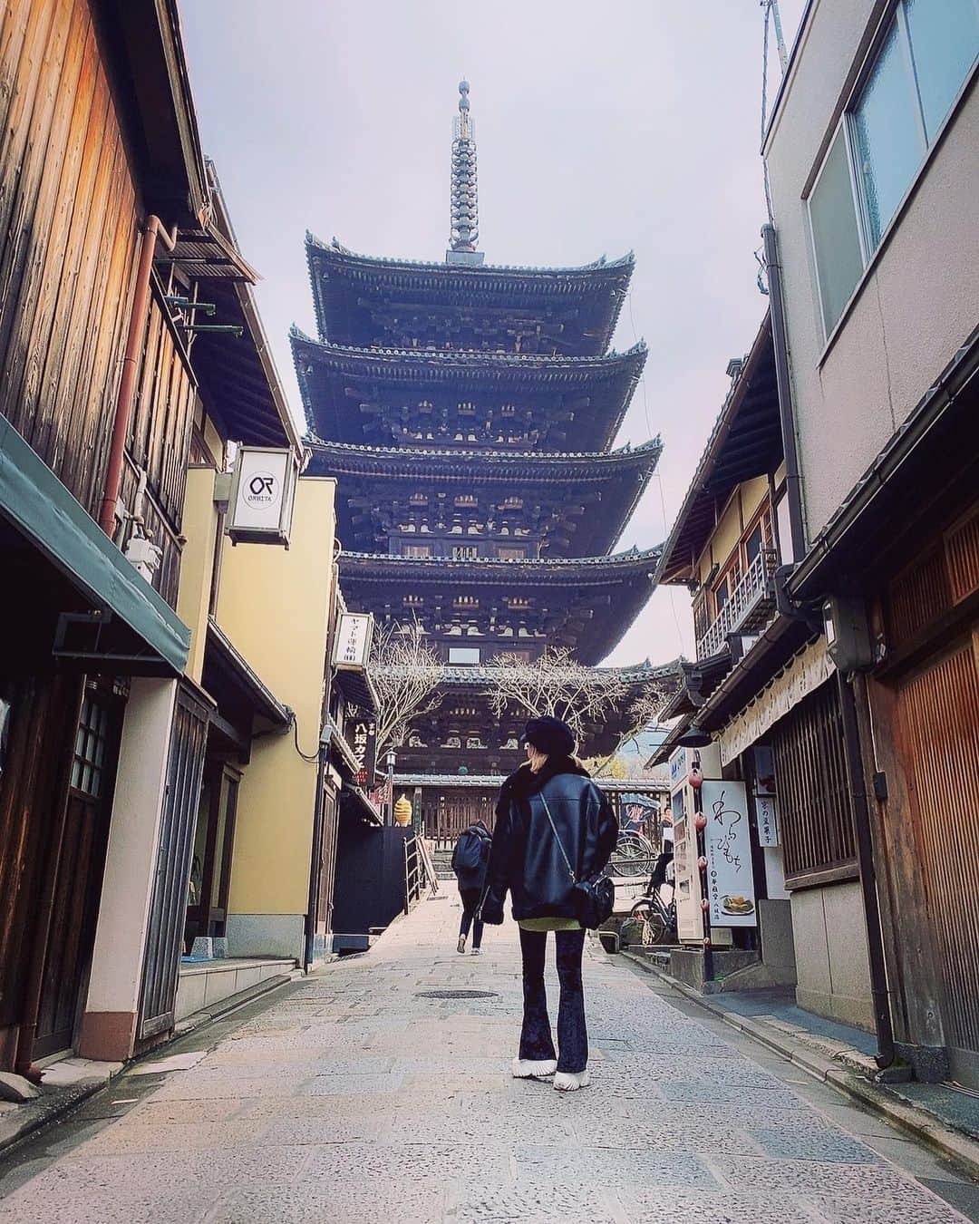 Rilyさんのインスタグラム写真 - (RilyInstagram)「京都旅行🌸🌸🌸 ． ． ． #京都#八坂神社#女子旅#trip」12月31日 18時38分 - rily_burlesque