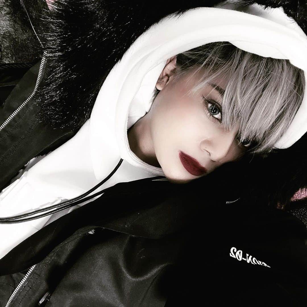 Candy のインスタグラム：「投稿の順番が間違えてたの🥺私は気にするの🥺だから連続投稿になるけどごめんね整えます！三列のやつがズレてて🥺きっとわかる人にはわかる😂」