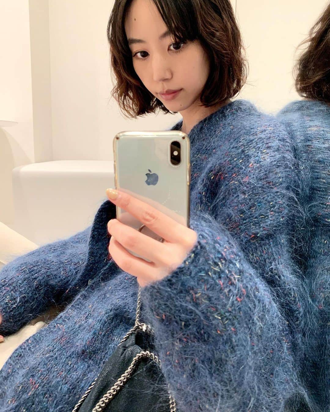 Shiho Sasakiのインスタグラム：「2020年も残り僅かですね🎍 今年も沢山の方にお世話になりました ありがとうございました🙏 今年の年末年始は いつにも増してゆっくりまったり 家で過ごします🏠 良いお年をー👋✨ #大晦日」