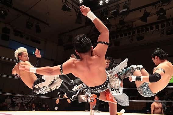 吉岡世起さんのインスタグラム写真 - (吉岡世起Instagram)「遅くなりましたが29日にプロレス 納め 本日筋トレ納め  2020年本当に色々ありました！ 悲しいことも嬉しいことも 今までだとしなかったであろう新たな事にも挑戦でき 殻を一つ破れたと思う！ 関わってくれた方々、応援してくれた方々に深く感謝を。 2020年もあと数時間、寒いので暖かくして良いお年を #noah_ghc #フルスロ #パーソナルトレーナー」12月31日 18時46分 - seikiyoshioka