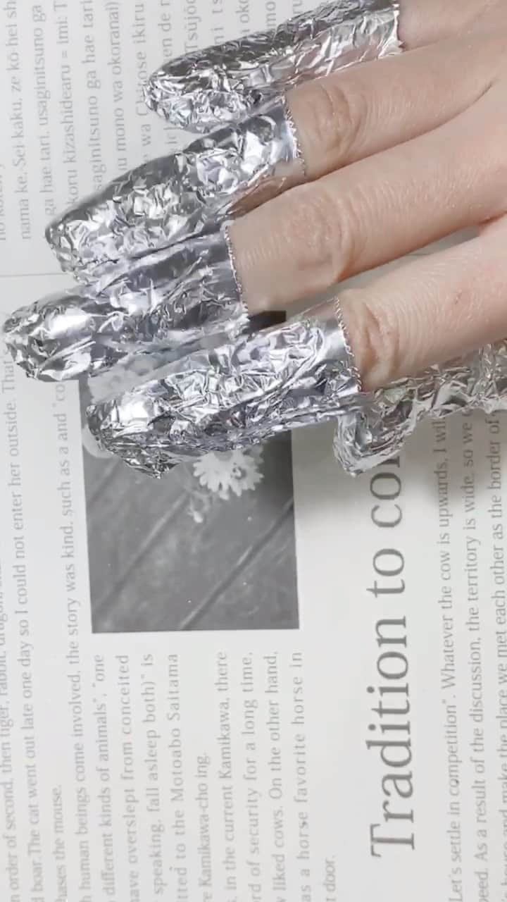 なかやまちえこのインスタグラム：「オフ〜プレパレーション⠀ preparation.⠀  ⠀ PREGEL・Betty gel・きまぐれキャット・PREANFA・PREXY商品は、ネイリストの方は↓ ⠀ プリモール @nail_premall ⠀ http://gelnailshop.com/ ⠀ ⠀ キャンディポケット @candypocket_official ⠀ http://www.beautysupport.jp/sm/script_main/shoptop.php ⠀ ⠀ セルフの方は↓ ⠀ ジョイアート @joyartofficial ⠀ http://joyart.biz/ ⠀ ⠀ にて購入頂けます☺️⠀⠀ ⠀ #nail #nails #nailart #ネイル #美甲 #ネイルアート  #japanesenailart #manucure #japanesenails #manicurist #gelnails #أظافر #네일아트 #미용 #vẽmóng #ngườiđẹp  #เพ้นท์เล็บ #искусствоногтя #artedeuñas #เพ้นท์เล็บเจล #ジェルネイルデザイン #ネイルデザイン #senikuku #nagelkunst @pregelofficial」