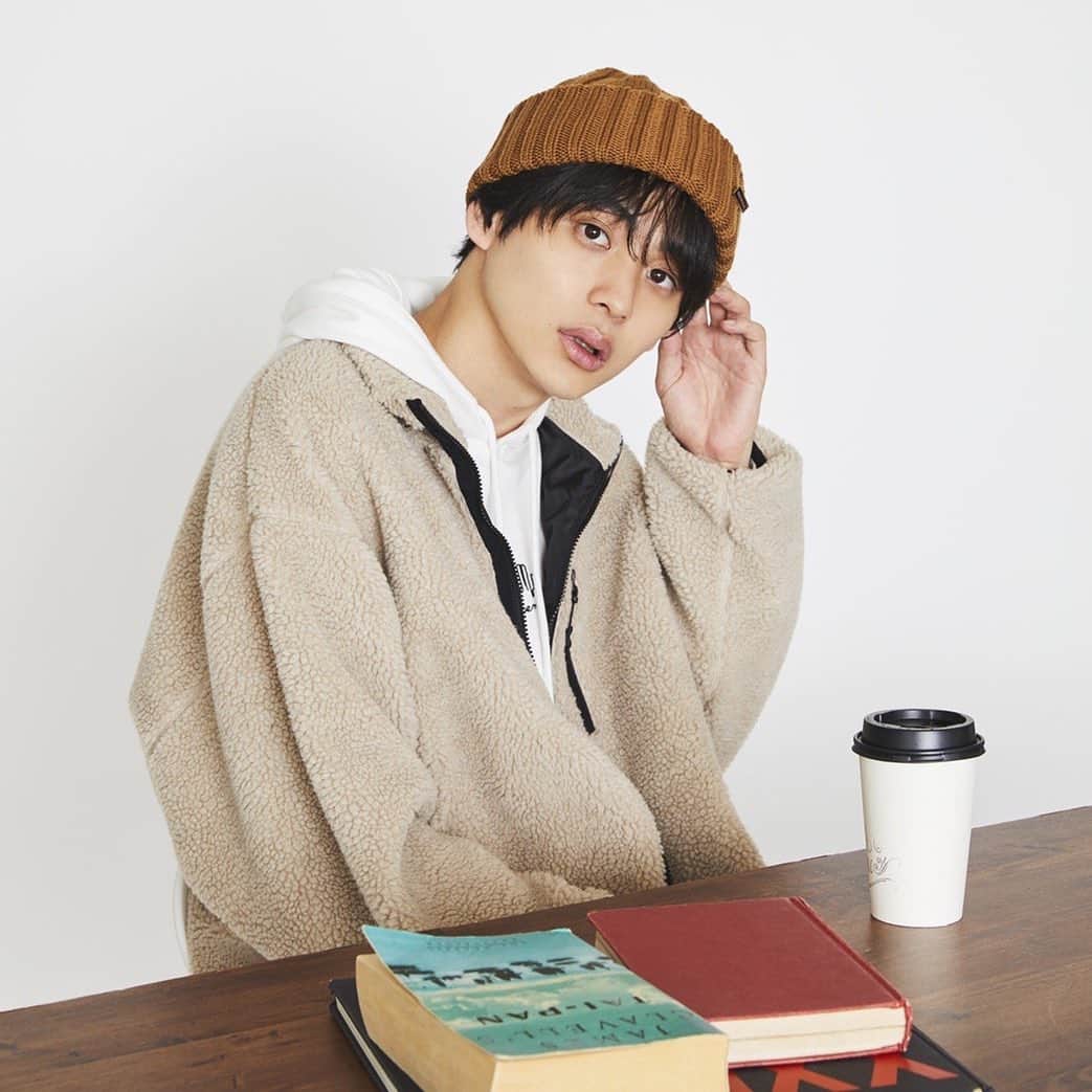 鈴木志遠のインスタグラム：「今年はどんな1年でしたか？﻿ 僕は人生谷あり、谷ありって感じでした。﻿ ﻿ また来年もよろしくお願いします。」