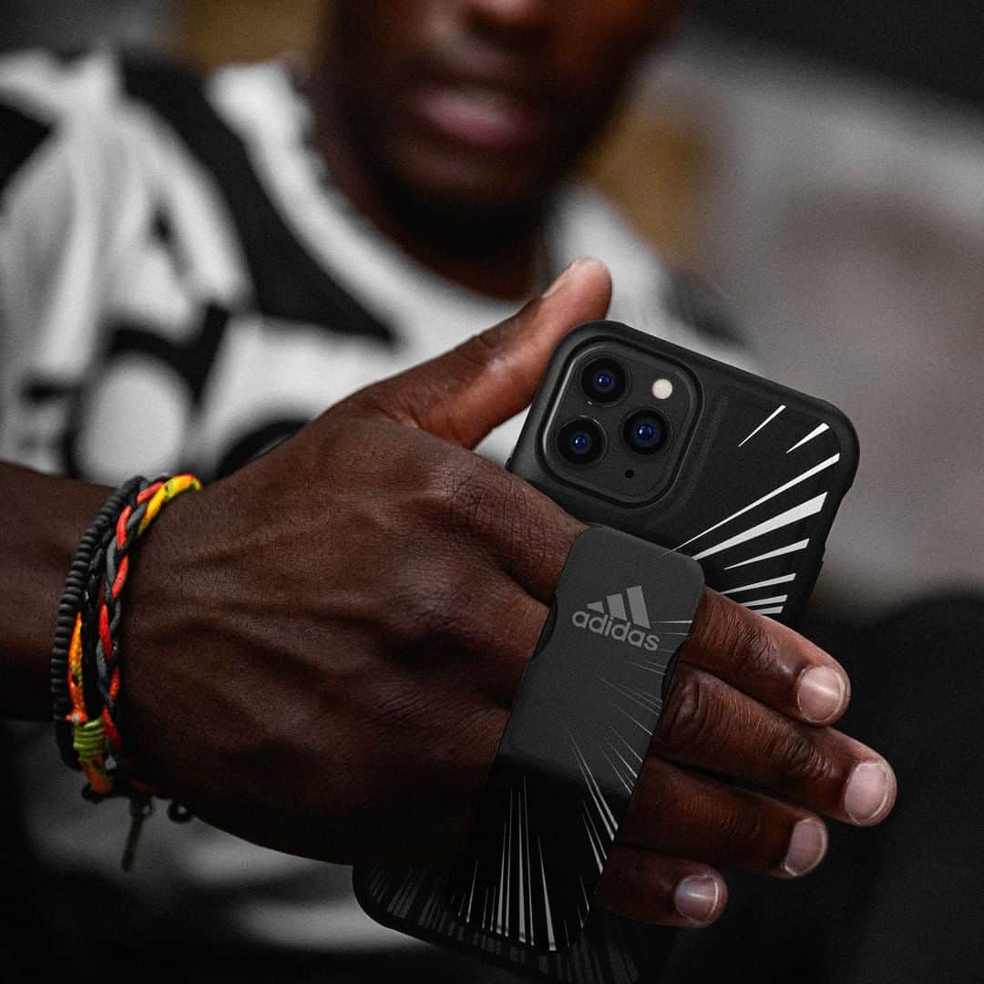 Telecom Lifestyleのインスタグラム：「NEW YEAR SALE - Safeguard your phone while you work out with this lightweight Grip Case.   Available in different designs. Shop now with 30% off via the link in our bio. -- #heretocreate #adidastraining #adidasrunning」
