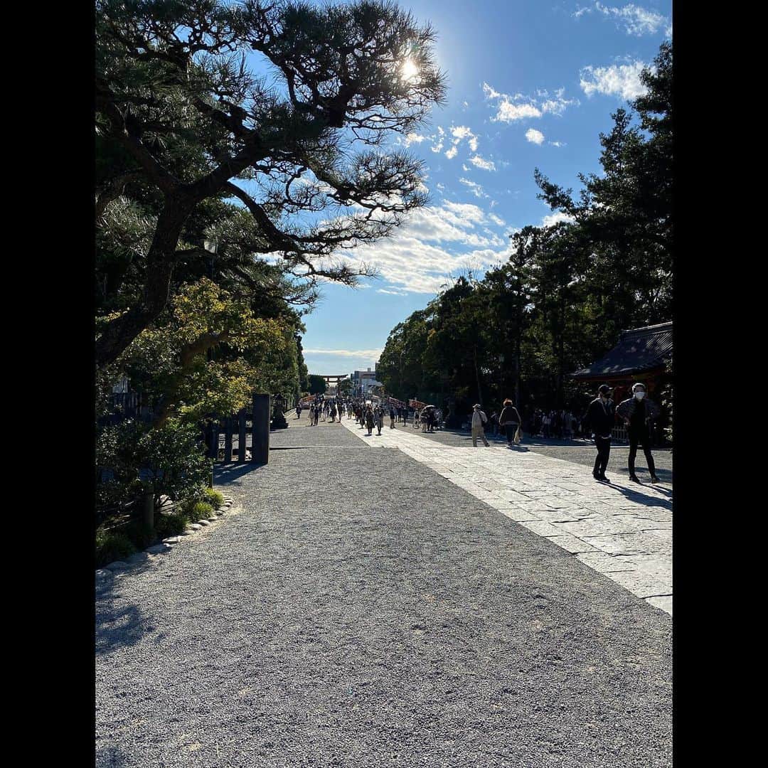 黒田昊夢のインスタグラム：「今年は沢山の出会いと沢山の経験が 出来た色んな意味で蓄える歳でした。 念願だった演技のお仕事や雑誌の表紙。 他にも様々な『初めて』にチャレンジ 出来た本当に幸せな1年でした。 勿論これも僕に沢山経験し努力を 出来る環境を作ってくださった。 【マネージャーさん】【関係者の方々】 【友人】【家族】【先輩】【後輩】 そして何よりファンの方々の日頃の 応援があるからこそです。感謝。 本当に力になりました。 有難う御座いました！  最後に、来年は本格的に演技に力をいれ 役者としても飛躍できる年にしたいです。 是非これからも応援してください。  最後まで見てくれて有難う 皆さんにとって最高の年明けに なりますように！良いお年を！」