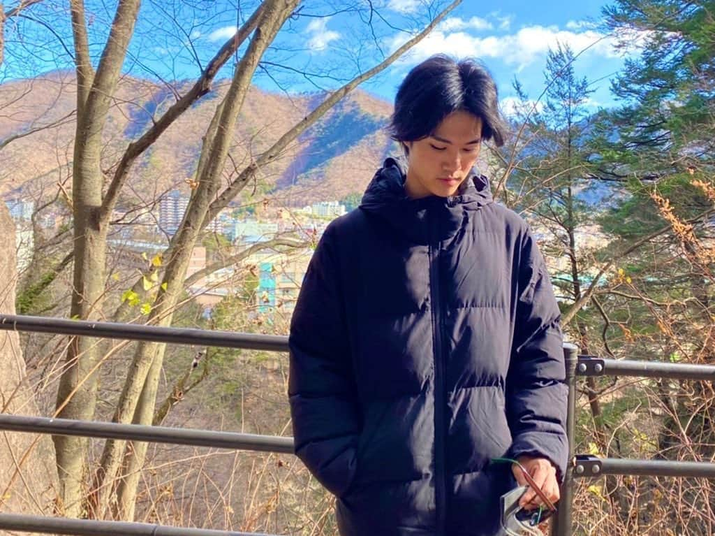 RANMAのインスタグラム：「今年も沢山の応援ありがとうございました✨﻿ ﻿ なかなか思うようには活動できない現状ですが、下は向かずに向上心全開で来年も突き進んでいきます！ ﻿ 2020年ラスト投稿🐭﻿ ﻿ 皆さんも本当に今年1年お疲れ様でした☺️﻿ 良いお年をお迎えください🎍﻿ ﻿ #2020﻿ #RANMA」