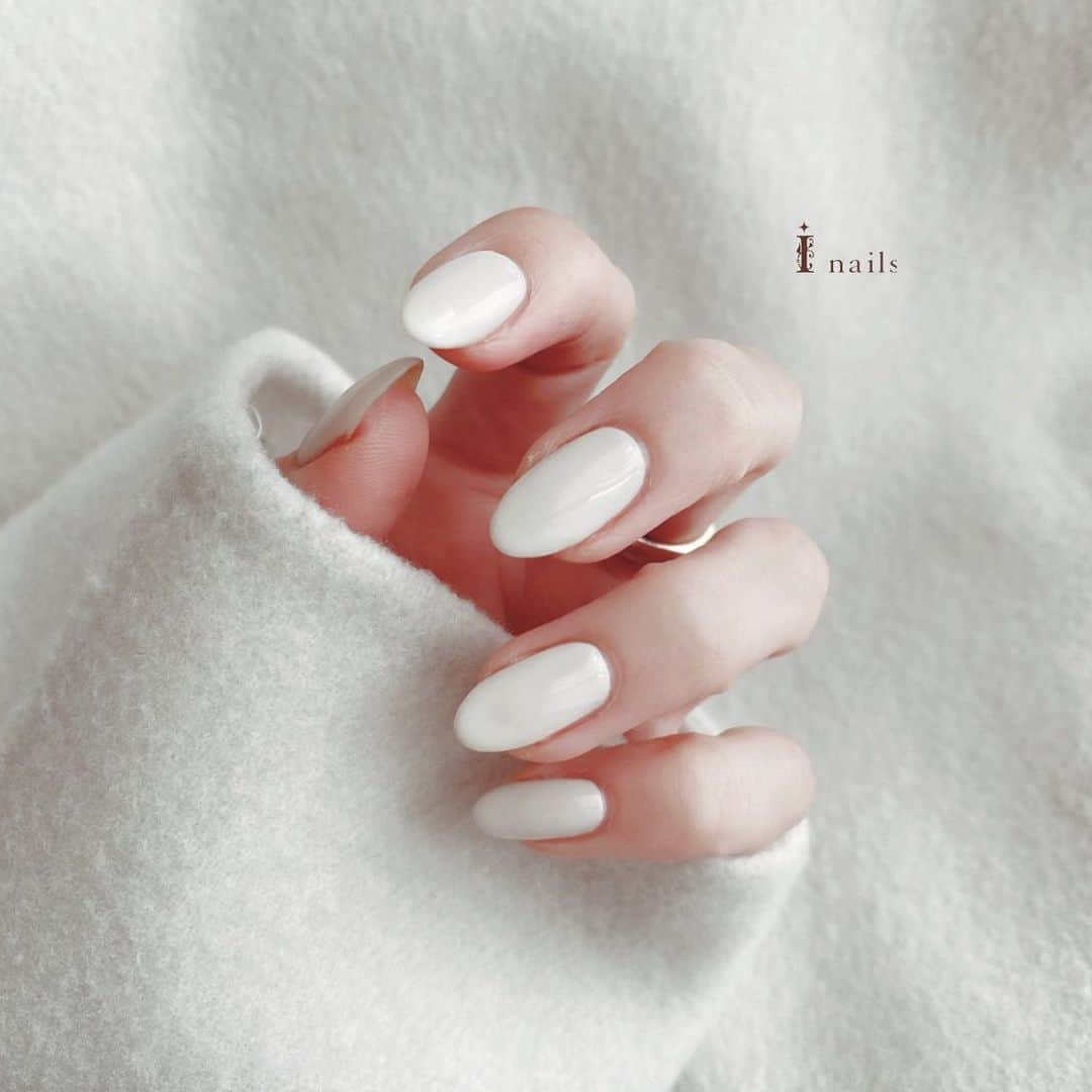 MIKI OKAMOTOさんのインスタグラム写真 - (MIKI OKAMOTOInstagram)「.⁣ ⁣ @_941020_  2020年ラストネイル🤍'⁣ ivory beige♥♥♥⁣ ⁣ ⁣ ⁣ --------------------⁣ ⁣ ⁣ #inails #nuance #ネイリスト募集 #ネイリスト募集福岡 #ニュアンスネイル #nails #福岡ネイル #天神ネイル #天神ネイルサロン #nailart  #2020ネイルデザイン #ivorynail  #ネイル #人気ネイル #ワンカラーネイル #love #写真好きな人と繋がりたい #ホワイトネイル #l4l #パラジェル  #冬ネイル #instagood #シンプルネイル #fukuoka #お洒落ネイル #ちゅるん #nailsalon #nailpic #大人可愛いネイル #美爪」12月31日 19時09分 - __.nail.mk