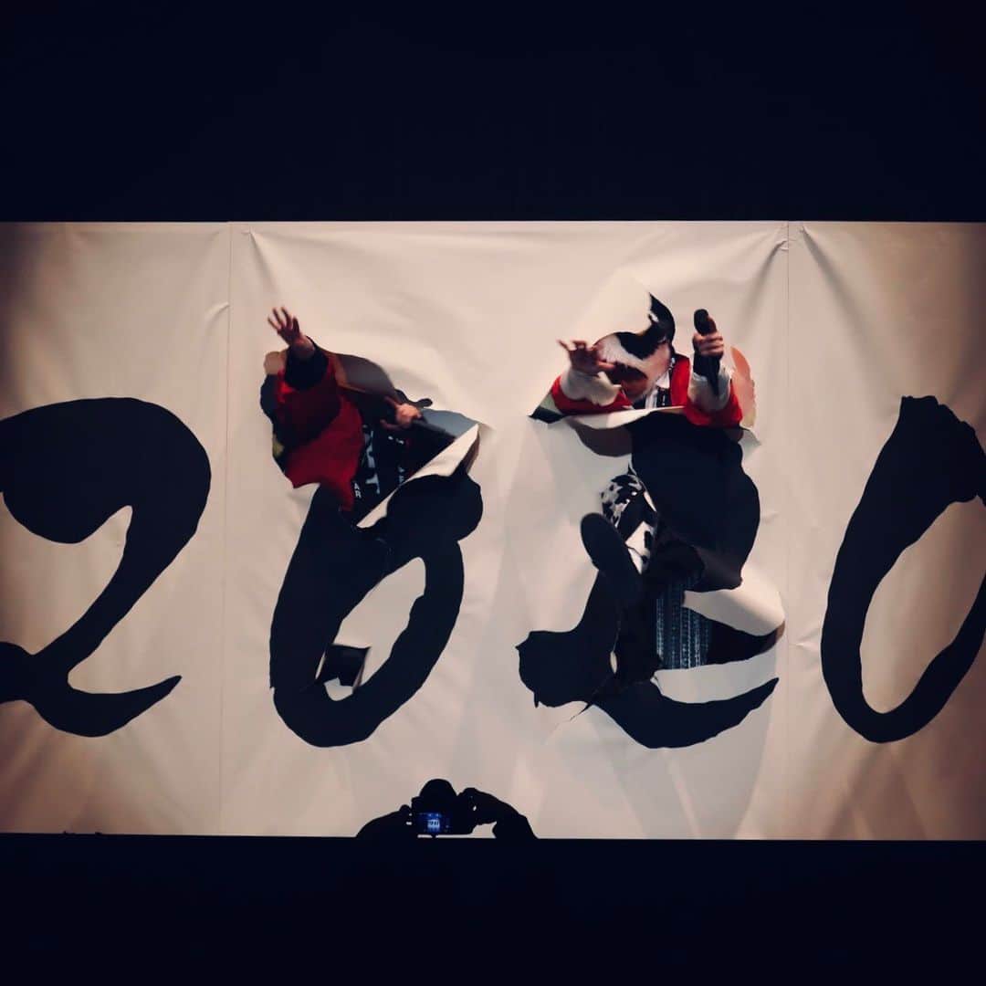 塩﨑太智さんのインスタグラム写真 - (塩﨑太智Instagram)「2020年もありがとうございました！ 良いお年をお迎えください〜☺️ #MILK #塩﨑太智 #2020」12月31日 19時11分 - shiozakidaichi0911_milk