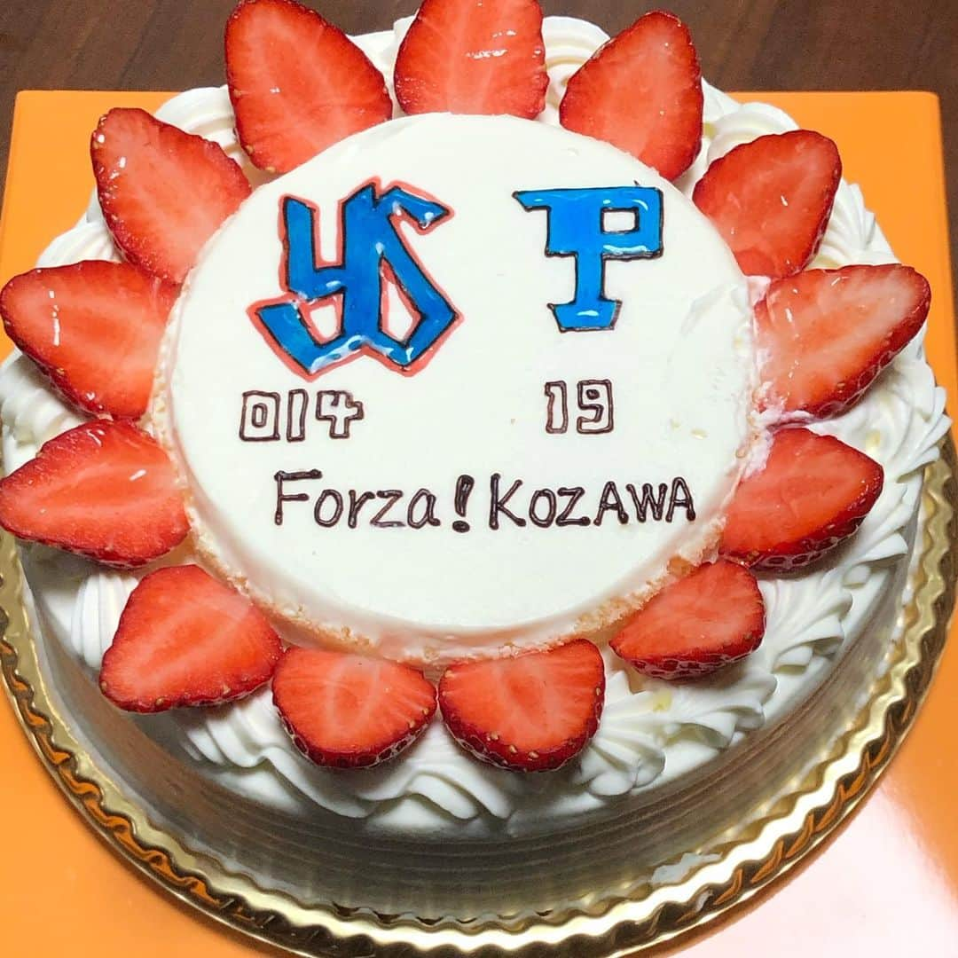 小澤怜史のインスタグラム：「今年も沢山の声援ありがとうございました😊 福岡での5年間は最高でした！ 来年からは東京ヤクルトスワローズの一員として頑張ります⚾️ これからも変わらぬ声援宜しくお願いします🙇‍♂️ #ホークス#スワローズ#パナソニック #兄弟」