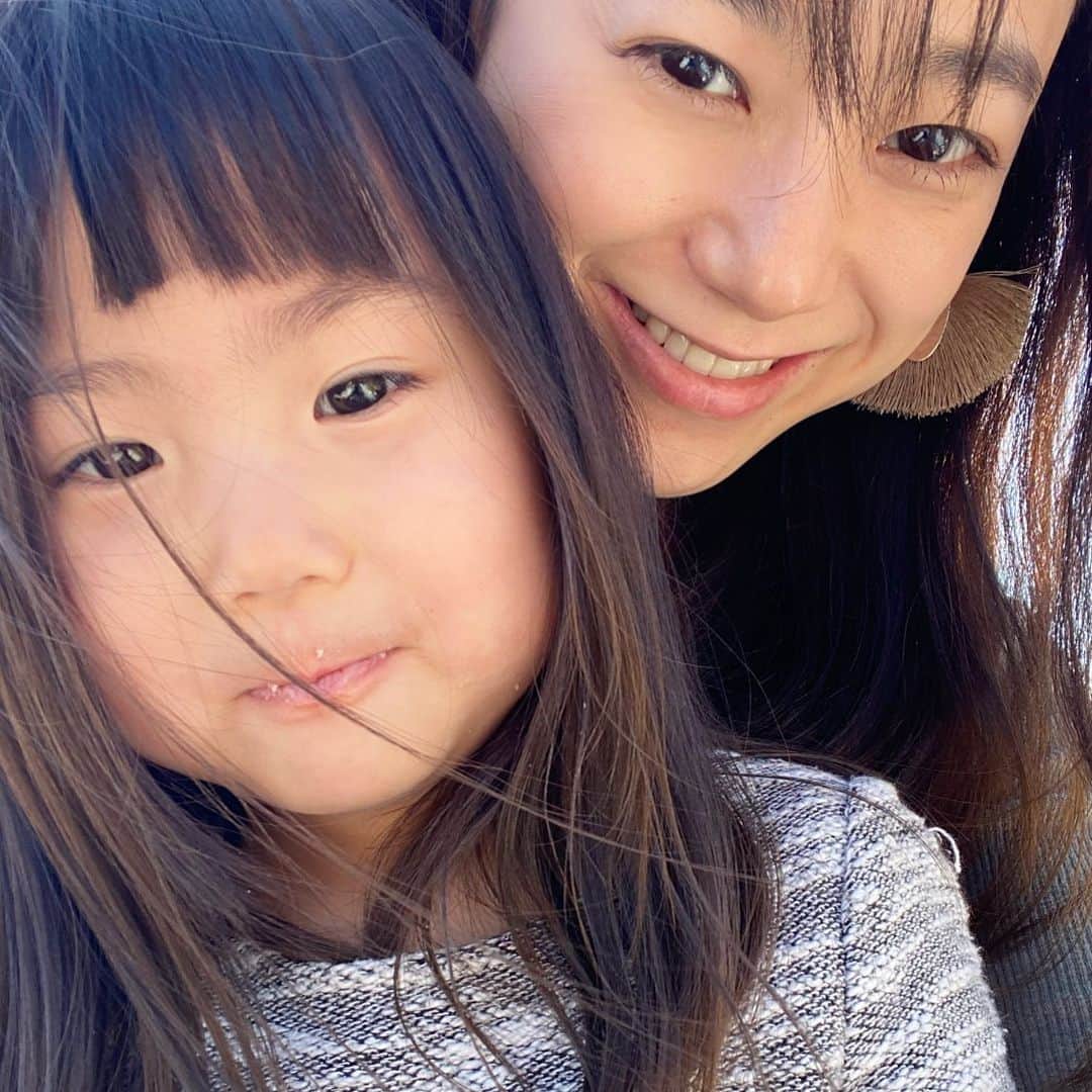 のインスタグラム：「2020.  駆け抜けた。 怒涛だった。  みんなよく頑張ったね。  2020はモデルのお仕事以外にも 癒しの仕事もしていて思ったこと。  私、皆を癒す仕事好きだな〜〜〜！  そして、  私の周りの皆にはいつも笑っていてほしい！  流した涙の分だけ強くなれるね。  皆の笑顔で私も幸せになれるよ。ありがとう❤️  来年はもっと開いて羽ばたくよ〜！！！！  love  #miekonishimura #2020」