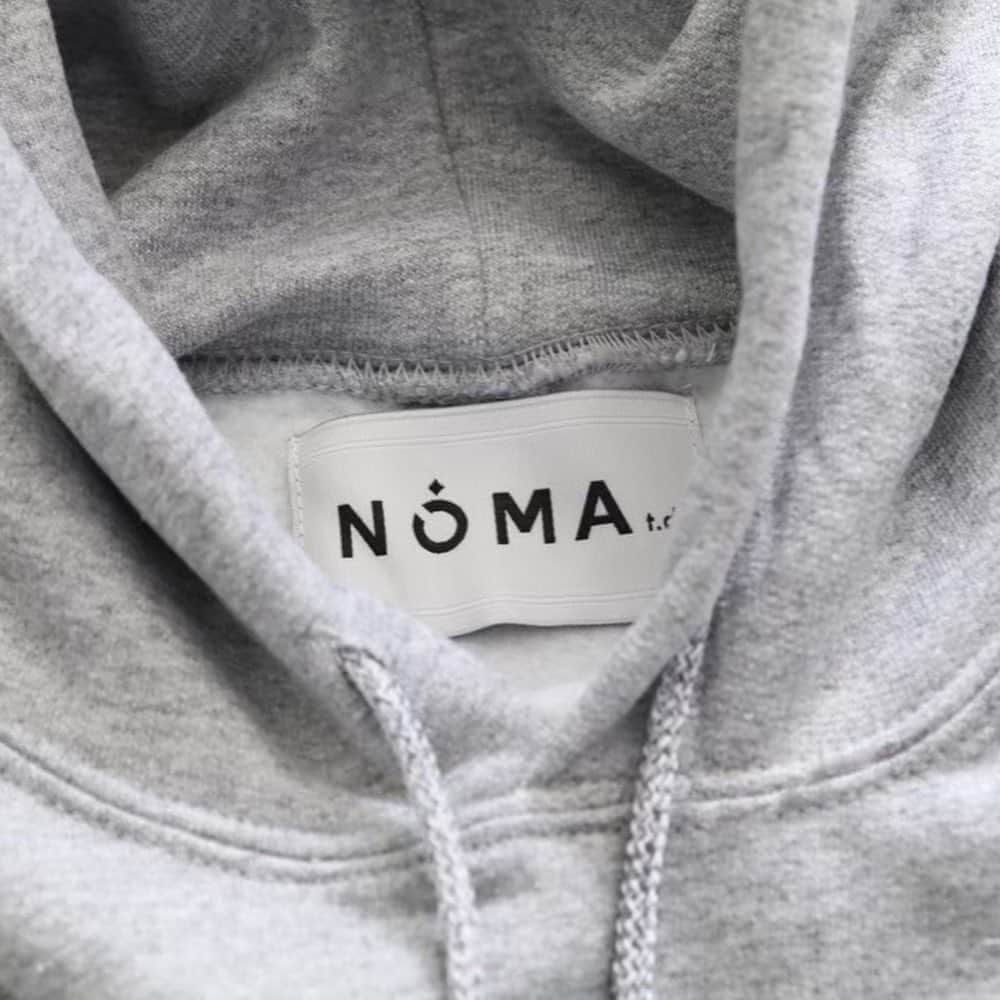 wonder_mountain_irieさんのインスタグラム写真 - (wonder_mountain_irieInstagram)「［ SALE対象商品 ］ NOMA t.d. / ノーマ ティーディー “Stripes Sleeve Hoody - Python Stripes” ¥20,900- > ¥13,585-［35%OFF］ _ 〈online store / @digital_mountain〉 https://www.digital-mountain.net/shopdetail/000000011985/ _ 【オンラインストア#DigitalMountain へのご注文】 *24時間受付 *15時までのご注文で即日発送 *1万円以上ご購入で送料無料 tel：084-973-8204 _ We can send your order overseas. Accepted payment method is by PayPal or credit card only. (AMEX is not accepted)  Ordering procedure details can be found here. >>http://www.digital-mountain.net/html/page56.html _ #NOMAtd #ノーマティーディー _ 本店：#WonderMountain  blog>> http://wm.digital-mountain.info/ _ 〒720-0044  広島県福山市笠岡町4-18  JR 「#福山駅」より徒歩10分 #ワンダーマウンテン #japan #hiroshima #福山 #福山市 #尾道 #倉敷 #鞆の浦 近く _ 系列店：@hacbywondermountain _」12月31日 19時23分 - wonder_mountain_