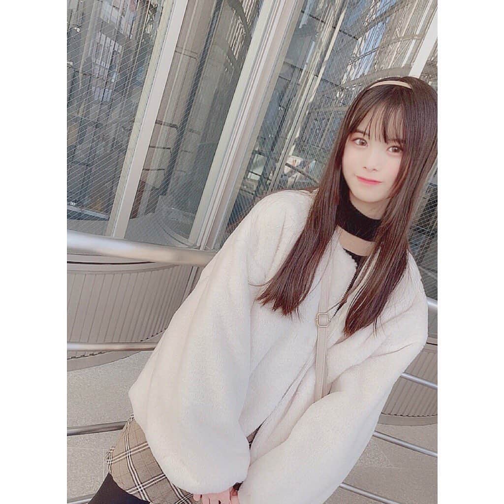 北畠愛唯のインスタグラム：「🍓🤍 ･ ･ 今日で2020年最後❕❕🙀 みんなは大晦日何しますか❔😸 めいは紅白見たりします😸 ･ そして今年も残り数時間❕❕ 今年は去年とは考えられないほど沢山の出会いがあり、お仕事もさせて頂きました。 これもささえてくれている事務所の方関係者の方々、何よりも応援してくれるみんなのおかげです🙇🏻‍♀️🤍 来年は今ある課題をクリアしてもっともっとめいらしく成長できる年にしたいと思っています❕❕ 絶対にめいを応援して良かったと思えるように頑張るので来年も応援してくれると嬉しいです😿😿 ･ 良いお年を₍ᐢ.ˬ.ᐢ₎🤍 ･ ･ ▹◃┄▸◂┄▹◃┄▸◂┄▹◃┄▸◂┄▹◃ ‪ #jcteens #teens #YouTube #13歳 #中1 #今年もお世話になりました #来年もよろしくお願いします #07」