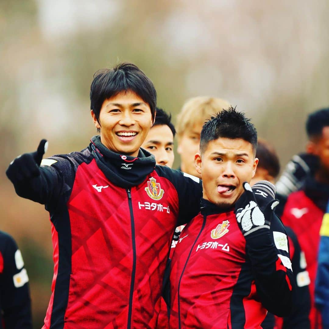 金井貢史のインスタグラム：「2020年。 名古屋グランパスに復帰、そして清水エスパルスへ移籍。コロナで中断。色々あったな… でも今年は自分らしく過ごせたかな。結果が出なかったりで色々言われる事もあったけどプロとして当たり前。でもこんだけ勝てないのは辛かった。来季は本当にエスパルスに期待してます。名古屋グランパスにもとても期待してます。 今年一年ありがとうございました。 良いお年を⛩」