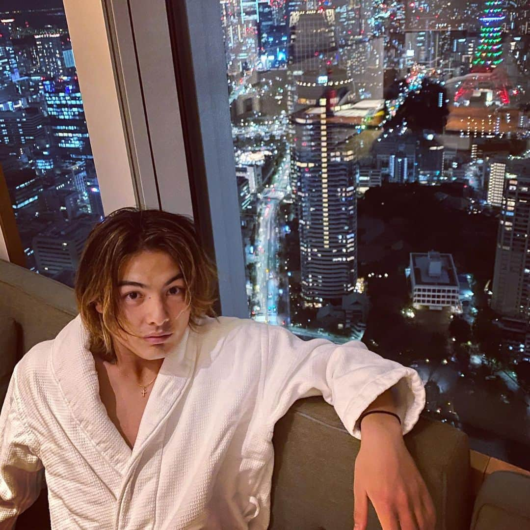 堀江亨さんのインスタグラム写真 - (堀江亨Instagram)「今年も有難う御座います🥺  今年は色んな事がありましたが何とか2020も終える事が出来ました。  来年も頑張るぞ！  良いお年を。😉」12月31日 19時44分 - toru__official