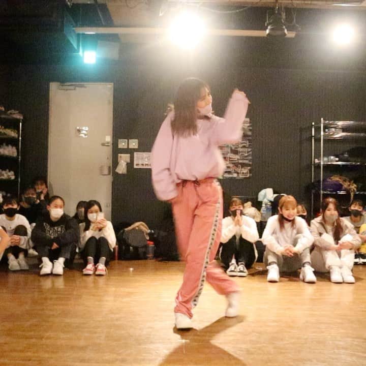 Kahonnaのインスタグラム：「． 2020.後半邦楽クラス🤍💖  オンラインもWSもクラスも本当に沢山の方に 受けてもらえて新たな出会いも沢山あり 本当に幸せな年でした。素敵なダンスを沢山みれたり みんなを応援し合う姿や、自分と向き合う姿に 何度も胸を打たれました。ありがとう。  色々大変だった年だし考えさせられる事が 多かったけど、それで出会えた方々もいます。 来年はもっともっと頑張りますので これからも宜しくお願い致します🙏🏼✨😢」