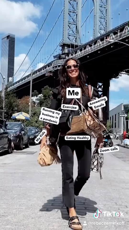 レベッカミンコフのインスタグラム：「& that recaps how I managed 2020 #bye2020 #hellonewyear」