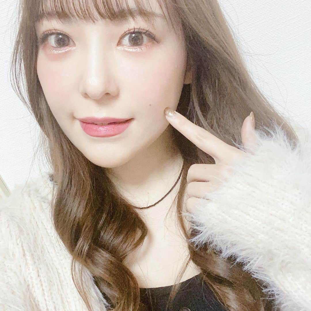 黒崎真音さんのインスタグラム写真 - (黒崎真音Instagram)「今年もよろしくお願いします✨ #黒崎真音」1月1日 1時22分 - maonkurosaki922