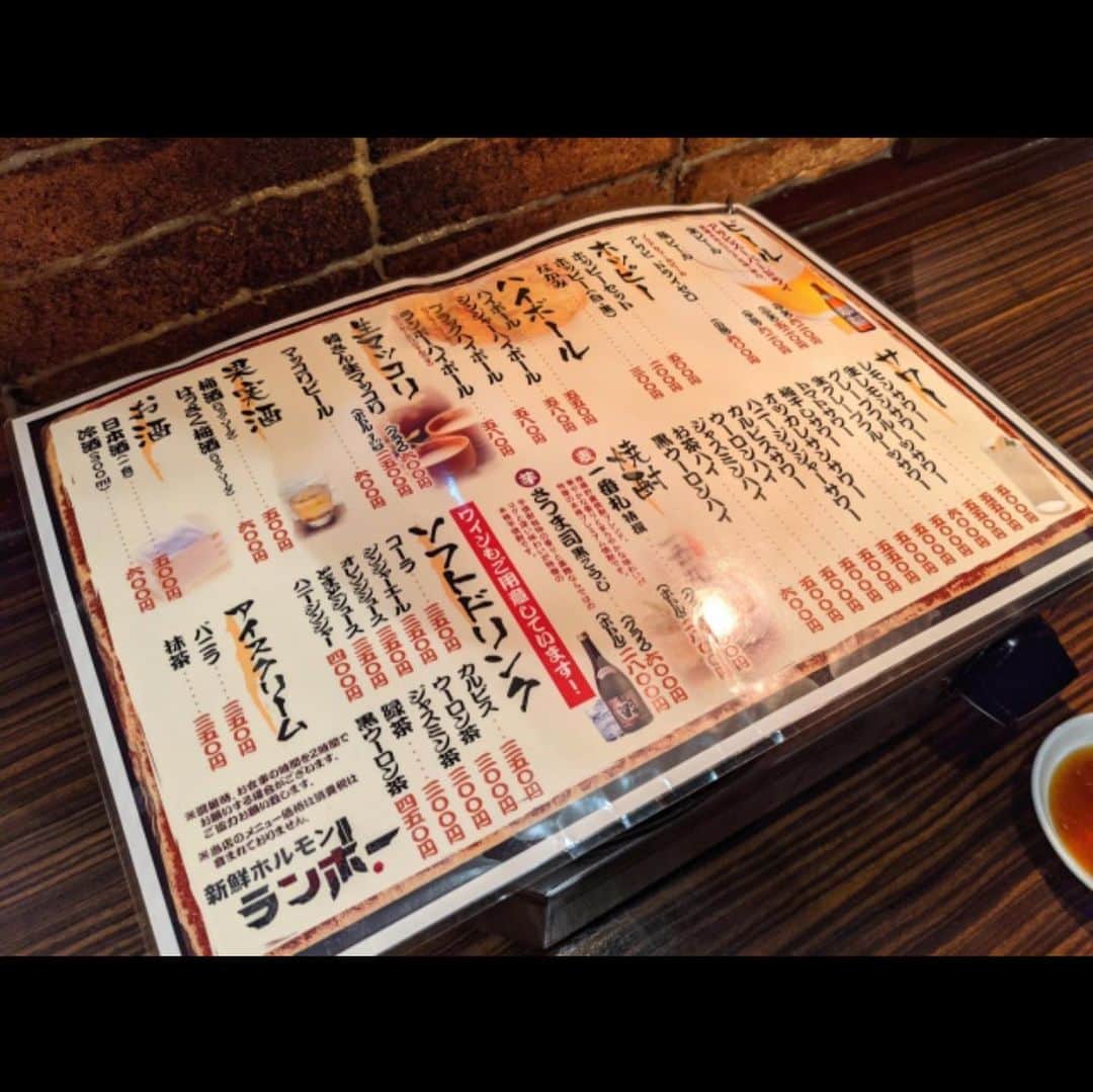 "TERIYAKI" テリヤキ編集部さんのインスタグラム写真 - ("TERIYAKI" テリヤキ編集部Instagram)「. 【新鮮ホルモン ランボー】 📍東京  六本木と麻布十番の間にある、コスパ抜群の普段使いしたい焼肉店。 味・量・価格など総合的なバランスが良く、おすすめのお店です。 ランボーホルモンは臭みがなく、とろとろの脂身が最高！カウンター席もあるのでおひとり様でも◎  食べるだけなら3-4,000円程でお腹いっぱい食べられます！ この立地でこれほどコスパが良いお店も珍しいのではないでしょうか。気軽に入りやすいので重宝したいお店です！  #新鮮ホルモンランボー #新鮮ンボー #東京焼肉 #焼肉」12月31日 19時56分 - teriyaki_jp