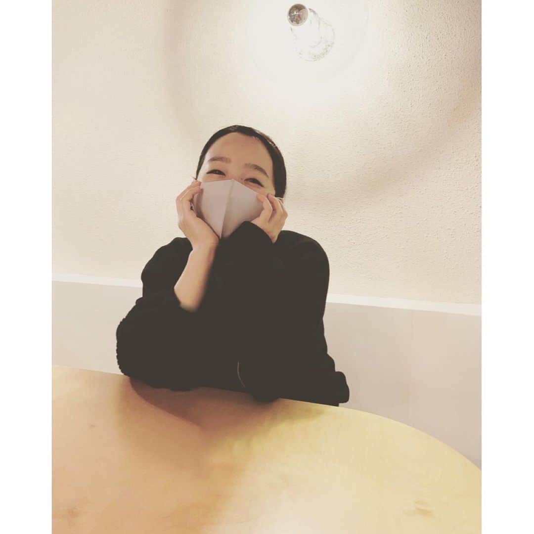 たむらぱんのインスタグラム：「では！みなさま良いお年を〜！！  ことしはみなさんのひとつひとつに本当に支えられました。ありがとうございます。この気持ちをちゃんと形にしてお返ししたい。  またすぐに😊 #2020#2021」