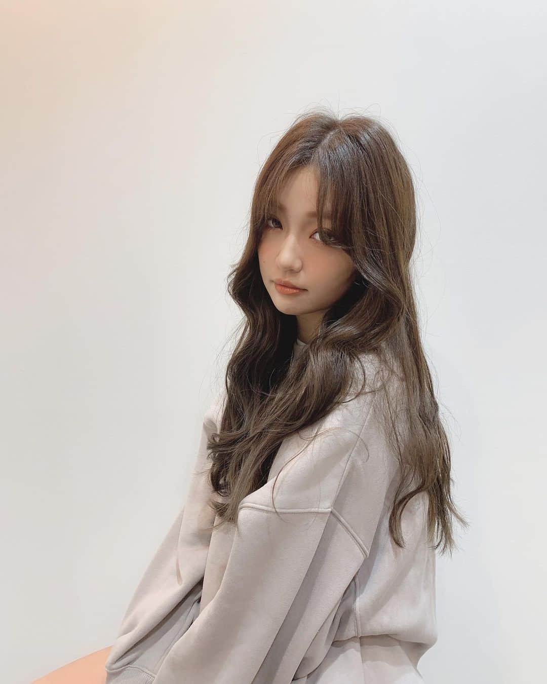 いっちゃん/嶋津 いつみのインスタグラム：「. . 仕事納めしまして ガキ使見ながら鍋パです🐯💚 . . . . . 皆様、本年もありがとうございました♡ . . . こんなコロナ下でみんなも大変なのに 医療職である私に心配のDMがたくさんきてて ほんとにみんなに支えられました🥺❤️ . . . 皆さんの健康とご多幸をお祈りしてます⭐ . . 来年もよろしくお願い致します🙇‍♀️ . . . . .  #関西  #関西サロモ  #サロンモデル #サロモ #いっちゃん  #フリーモデル #関西モデル  #あざといっちゃん #かわいっちゃん #いっちゃんコーデ  #ブライダルモデル #アレンジモデル #ヘアカラー  #ヘアアレンジ #くしゃ顔  #ヨシンモリ #치맥  #좋아요환영 #소통환영 #팔로우환영 #팔로미 #인친환영 #친구해요 #셀카 #셀피」