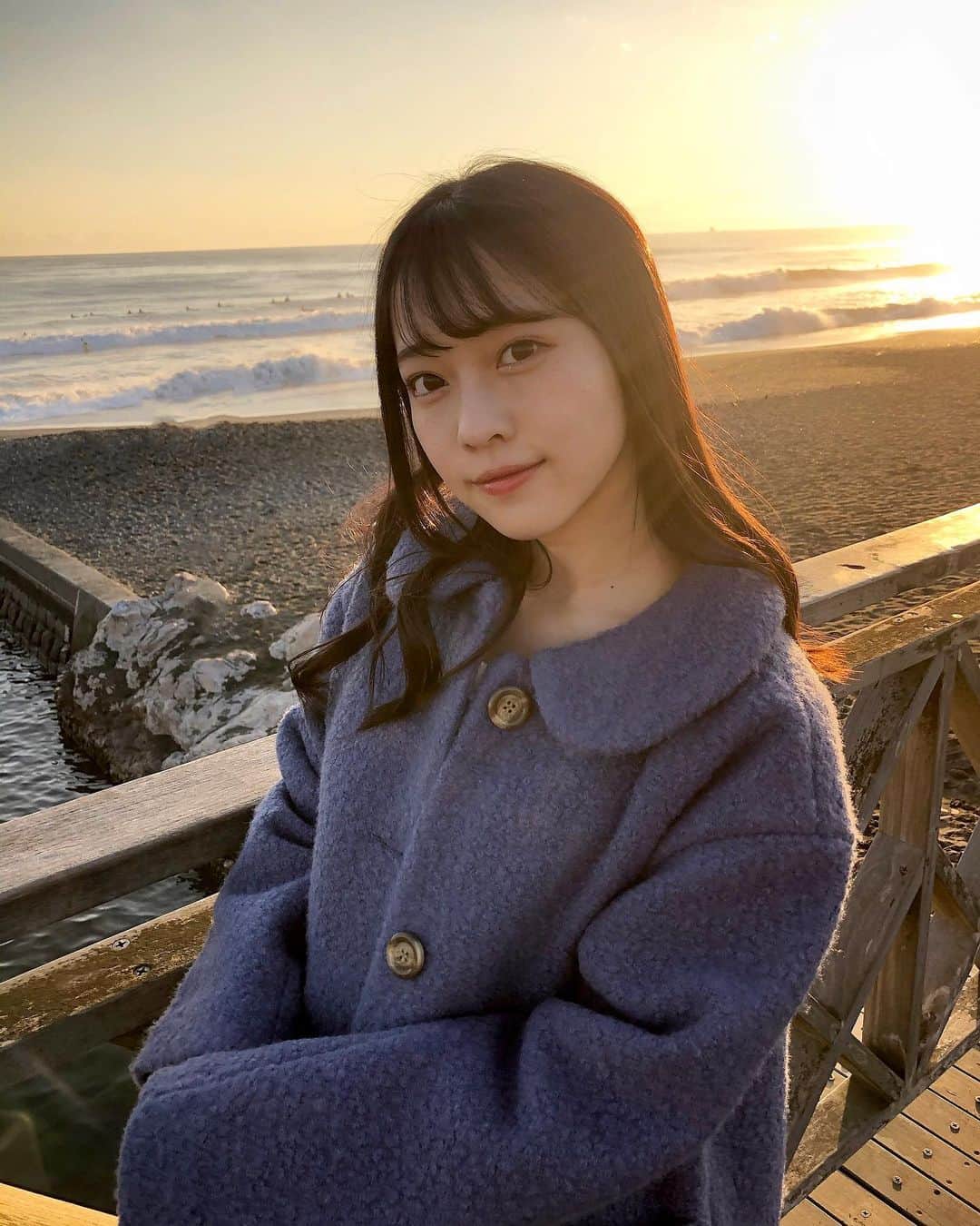 川畑綾理のインスタグラム：「２０２０🔚  今年は有難うございました!こんなご時世の中、沢山の出会いがあり沢山の経験をさせていただきました。応援してくれる方々、事務所の方々、家族友達のおかげです(´°̥̥̥̥̥̥̥̥ω°̥̥̥̥̥̥̥̥｀)本当に楽しい1年になりました!来年もよろしくお願いします🥺🙇🏻‍♀️  良いお年を〜❕🤍  📸/mom☺︎  #シブサン #アイドル #プラチナムプロダクション #恋ステ #2020」