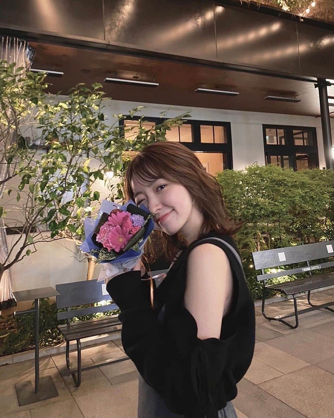 大野愛友佳のインスタグラム：「2020.  今年は自分に向き合う時間が多かった分、 新しいことに挑戦する1年になりました😊  新しい挑戦をする中でも、YouTubeをはじめ、RYT200を取得できたり、ダンスの投稿もはじめたり..。 フリマの運営もして、みんなに会えたことも嬉しかったなぁ🧸  それ以外にも小さなことから大きなことまで、たくさんの種を蒔いた2020年。2021年で芽が出てさらに大きく成長できるような1年にしていきたいと思います🤝  今年も応援やメッセージ、 たくさんありがとうございました✨ 来年もどうぞよろしくお願いします🙏  #2020lastpost#2020Bestnine」