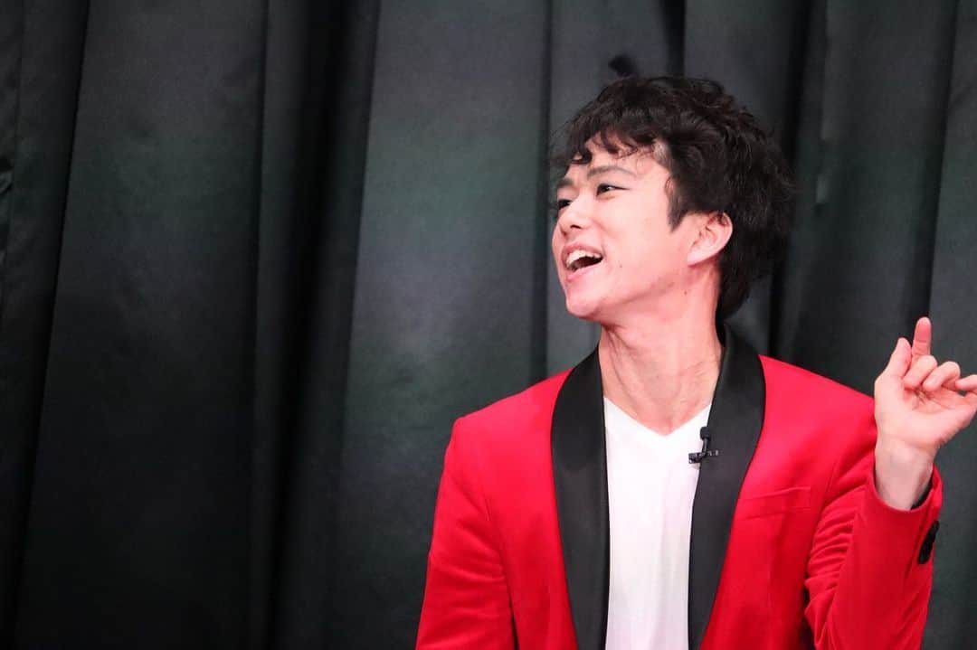 西村ヒロチョのインスタグラム：「2020年ありがとうございました✨ 2021年もよろしくお願いしますヽ(°Д° )ゝ  #西村ヒロチョ #ロマンティック #2020年 #2021年 #いつまでもよろしくお願いします #アォッ」