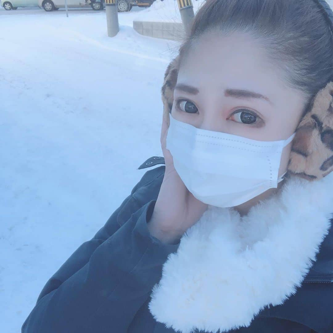 石川蓮美さんのインスタグラム写真 - (石川蓮美Instagram)「#今年もありがとうございました   いろんなことがあった一年。 コロナ禍や大きなターニングポイントの 移住に向けて大変なことや ちょっぴっと寂しかったりしたこともありましたが、 皆様に支えられて笑って過ごせたよ♡ 本当にたくさんの愛とパワーをありがとうございました❣️ 来年は恩返しするくらい笑顔のパワーをと。 #皆さま良いお年を  #北の国から 2020」12月31日 20時13分 - hasumin.n819