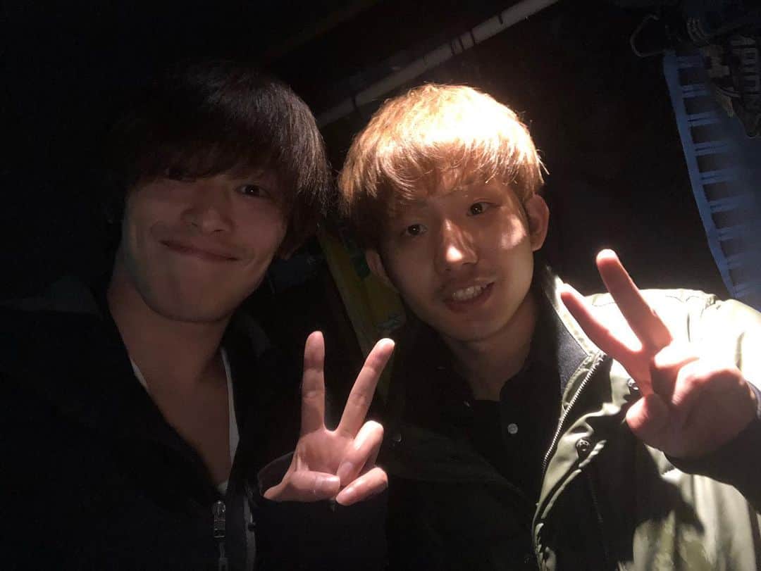 大木貴之のインスタグラム：「年越しやー。 暗い。笑 皆様良いお年をお迎えください☺️  #年越し　#良いお年を」
