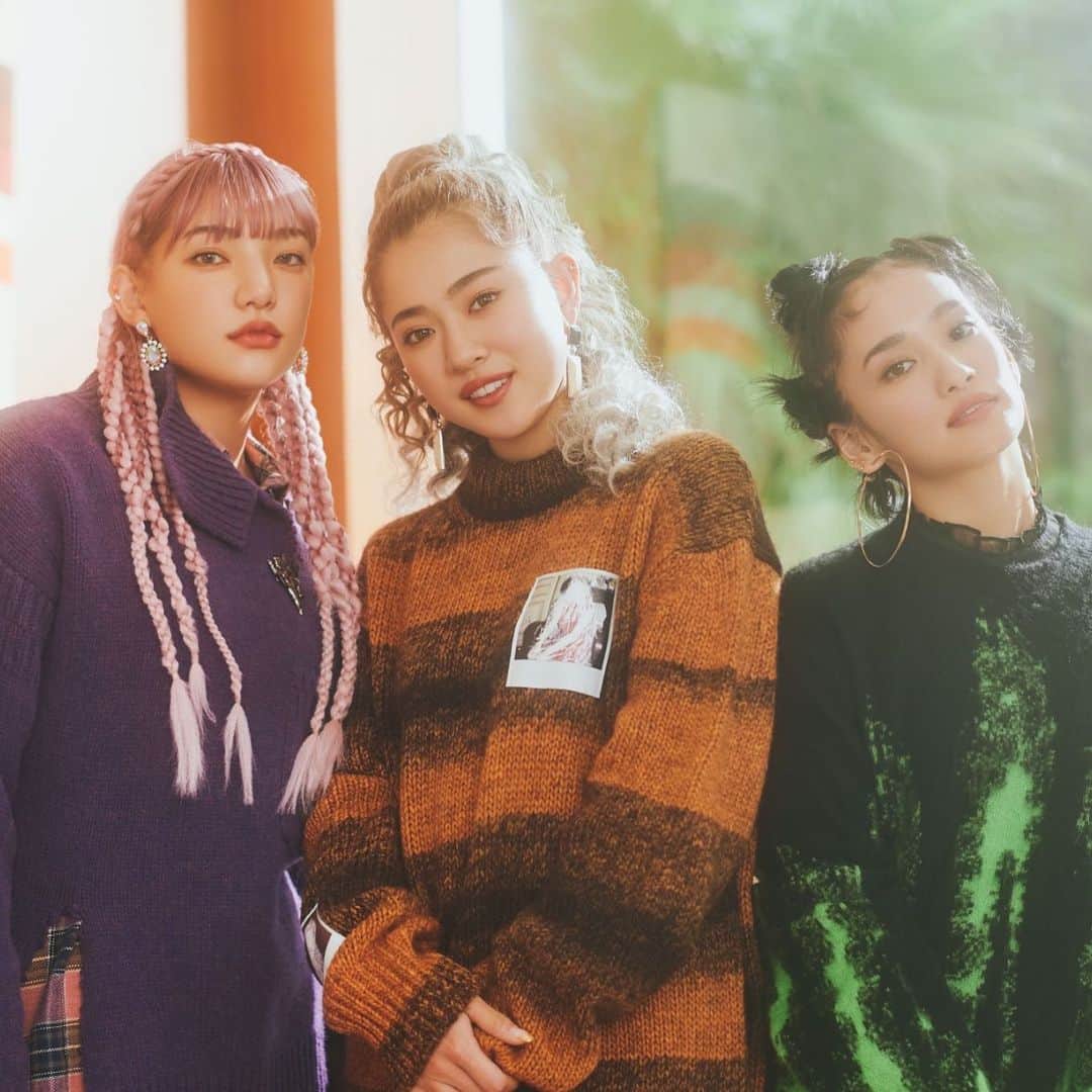 スダンナユズユリーのインスタグラム：「💌  スダンナユズユリー公式インスタグラムをご覧の皆さんへ  本日をもちまして、スダンナユズユリーの 公式インスタグラムを終了させて頂きます。  今まで、応援してくださった皆さん 本当にありがとうございました。  これからも皆さんの 未来が輝き続けますように...  心を込めて。  スタッフ一同より  #💗💙💛」