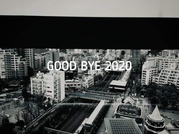 田中裕介のインスタグラム：「色々大変だった2020年。けど、2020年じゃなければ出来なかったことも沢山あって、それはそれで良かったのかな。。 沢山お世話になりました。 どうもありがとうございました！ 良いお年を！！」