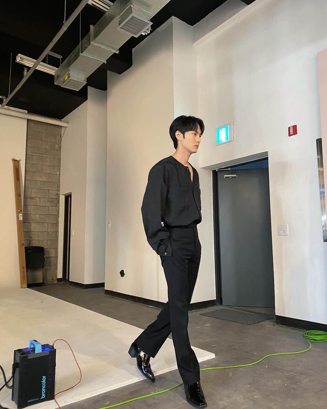 イ・ミンホのインスタグラム：「올 해도 여러분들 덕분에 행복하게 한 해를 마무리 할 수 있었습니다🥰 우리 모두 새해에는 지금보다 더 행복하고, 많이 웃을 수 있었으면 좋겠어요. 조금이나마 힘이 되어드릴 수 있게 저도 더욱 노력할게요!  진심으로 감사드리고, 사랑합니다💕  새해 복 많이 받으세요💗 #goodbye2020 #happynewyear」