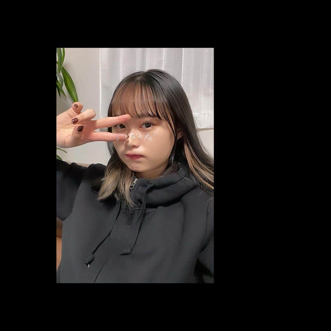 のインスタグラム：「#2020 ありがとう🤍  人生初のインナーカラー かわいい〜 テンション上がる〜 これは、ハマりそうです！！👼 #皆様 #良いお年を   #インナーカラー #前髪インナーカラー #イヤリングカラー」