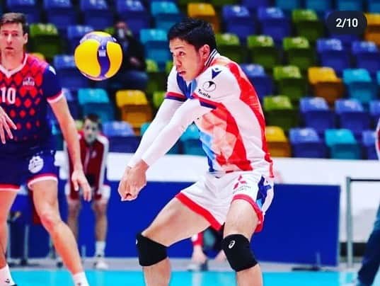 井手智のインスタグラム：「〆Thanks again 【2020】〆  自分にとって大きな変化があった一年でした。  関わってくださった方全ての方に感謝を伝えたいです。ありがとうございました。  今日、友人と何気ないやりとりをしていて....  #切磋琢磨  【なりたい自分】に向かって、自分が信じた道を進む事の大切さ。 それが今は見えない未来の自分になって返ってくること。見えないからこそ、【きつい、辛い、不安、葛藤】色々な事があります。しかし、そんな中で成長していき、成長できているのかわからない時もあり、それでも自分の決めた道を信じて、目の前の事に全力で取り組み続けた結果  1年後、2年後、3.4.5年後と 気付いたら【こうなりたいなー】と思っていたことになれていたり、近づいていたりしませんか？  少なくとも私はいつもそうです。全てが叶うわけではありません。もちろん叶わない事があり、挫折も経験しました。だけどそれでも自分が描いた夢を一度たりとも変えたことも、諦めたことも未だにありません。  もちろん、それが叶う保証はどこにもない。だけど、それが自分の情熱に変わり、戦う力に変わり、いつも自分自身を奮い立たせてくれます。  その友人は【いつかそうなりたいなー】と何気なく言っていました。今はまだ気づいていないかもしれないけれど 充分に凄い事をやってるよ。 きっと一歩一歩なりたい自分に近づいていると思います。 とここで伝えておきます。  競技や環境、仕事、立つ舞台は、それぞれ違って当たり前 。  必ずしも自分がなりたいものになれるとは限りません。  ただそこに向かって、その何気ない一瞬一瞬でさえ、【こうなりたい】を忘れず努力したこと、それはいつか必ず自分の力になっています。  2021年も【こうなりたい】【こうなるんだ】同じ目標ならライバルだったり仲間だったり、きっとそんな中で、また多くの人と関わることになると思いますが、来年もよろしくお願いします🙇‍♀️😏🤝💪💪  おわり。笑  #スポンサー様 @airtime_teals  @yoshioka_seikotsuin  @yoshioka_gym  @itk.itokyu  @pet_salon_maple  @kitaishoyu  #株式会社ゆかり」