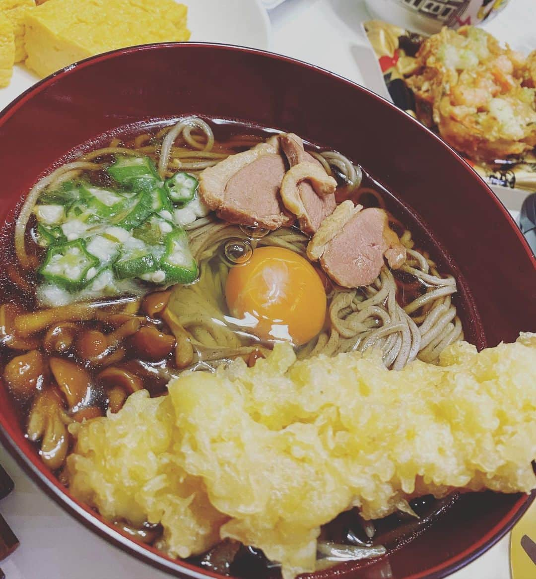 ンダホのインスタグラム：「2020年もありがとうございました😊 来年もよろしくね^ ^！！ 年越しそば〜🍜」