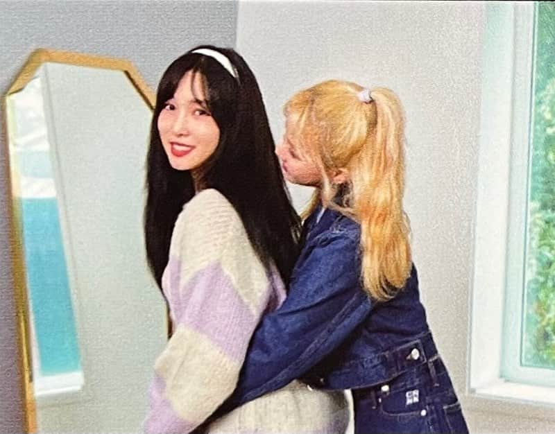 ウナさんのインスタグラム写真 - (ウナInstagram)「201231 • [SCAN] EUNHA for GFRIEND 2021 Season’s Greetings // credits: MercedesTGBPI_M🤍」12月31日 20時50分 - jung.eunha