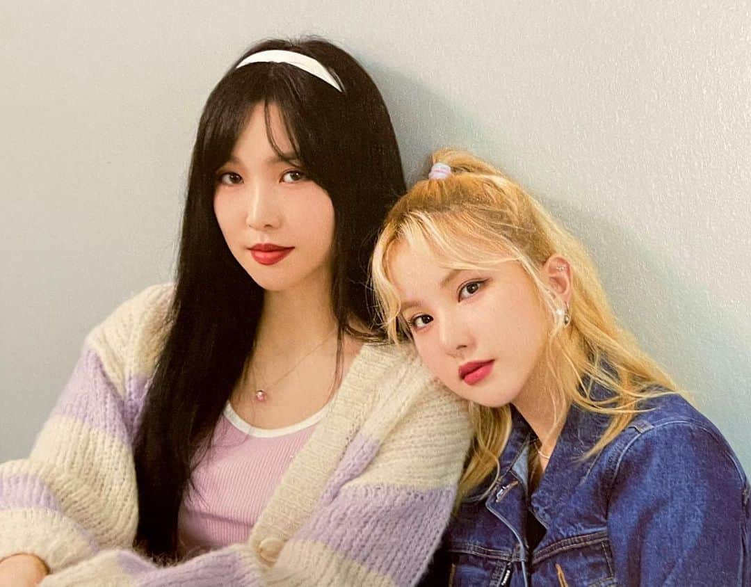 ウナさんのインスタグラム写真 - (ウナInstagram)「201231 • [SCAN] EUNHA for GFRIEND 2021 Season’s Greetings // credits: MercedesTGBPI_M🤍」12月31日 20時50分 - jung.eunha