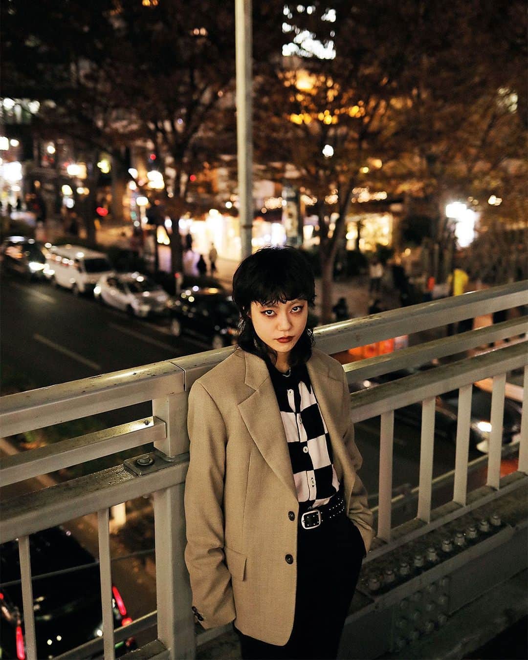 のインスタグラム：「TOKYO STREET STYLE⁣⁣ ⁣ Name: @h_mawari  Occupation: Shop Staff (@cannabis_tokyo) Jacket: #SECONDLAYER Inner: #SECONDLAYER Pants: #ALLEGE × #HOWDAY × #CANNABIS Shoes: #ROKER #streetstyle#droptokyo#tokyo#japan#streetscene#streetfashion#streetwear#streetculture#fashion#ストリートファッション#コーディネート ⁣⁣ Photography: @dai.yamashiro」