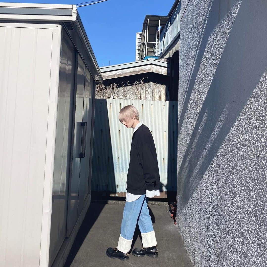 のインスタグラム：「今年も1年間ありがとうございました。 投稿少なかったけど、僕を見続けてくれてありがとう。 良いお年を^ - ^  #gucci  #loewe」