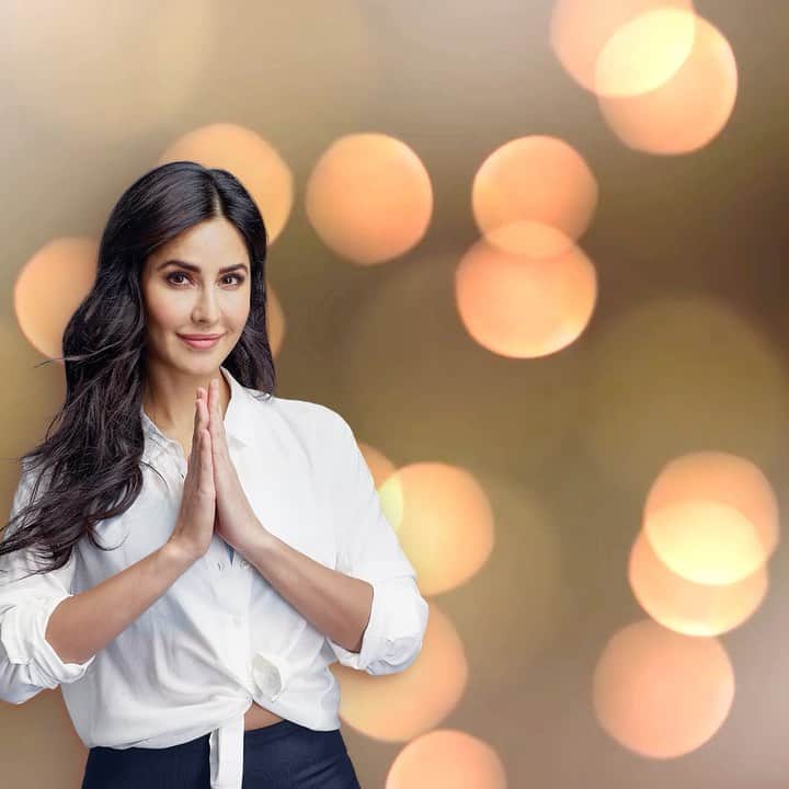 カトリーナ・カイフのインスタグラム：「Let’s welcome #2021 with more love, light and happiness! #HappyNewYear to everyone. Have a great year ahead! #NewYearWishes #HRJohnson #BrandAmbassador #NewYear #Goodbye2020 #happynewyear2021」