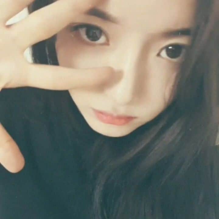 コ・ボギョルのインスタグラム：「Good bye 2020.👋 And Happy new year 🎉」