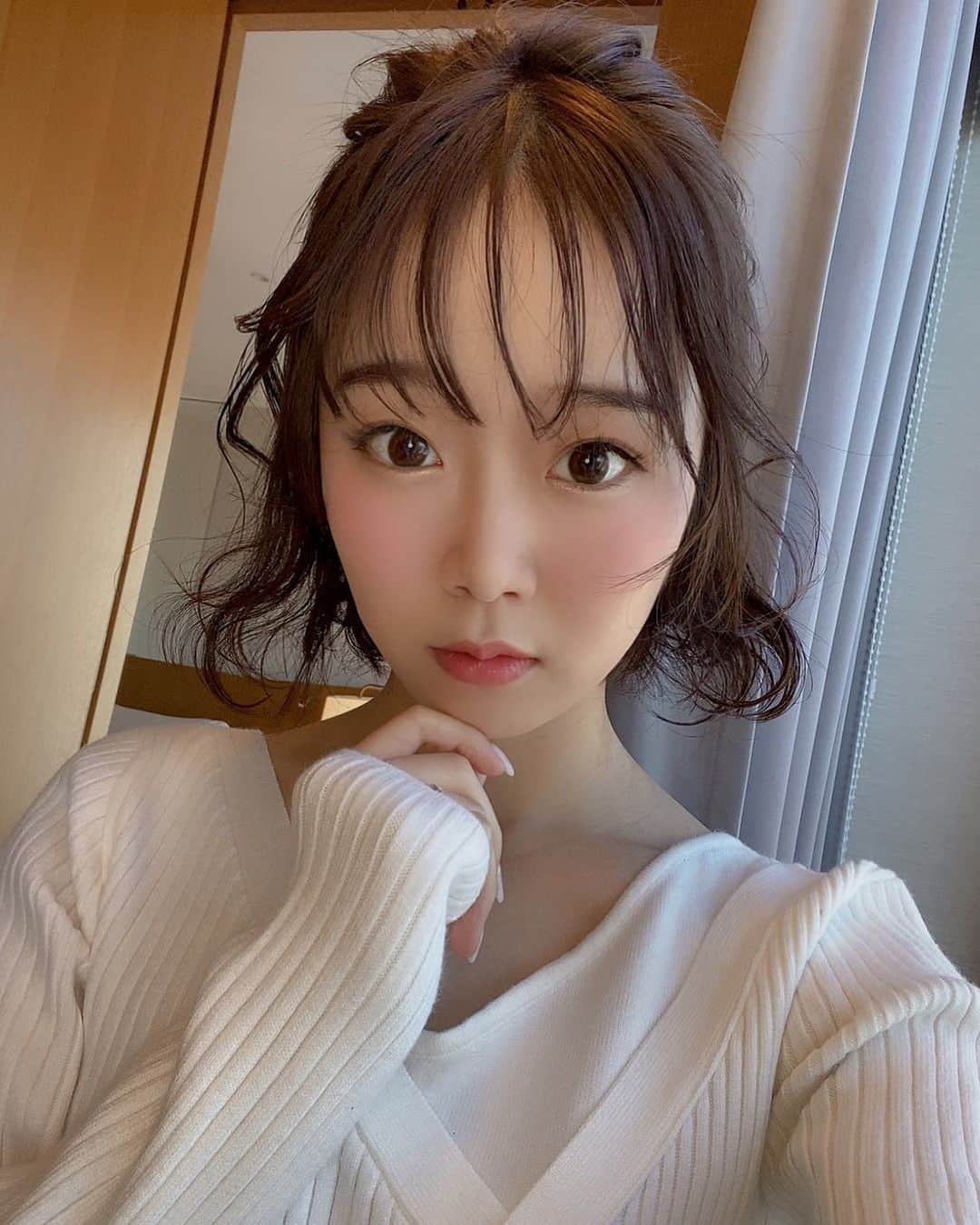 渡辺まおさんのインスタグラム写真 - (渡辺まおInstagram)「2020年有難うございました！ 作品をとってくださるメーカー様、応援してくださるファンの皆様、支えてくれるマネージャー、皆さんに感謝申し上げます🥰来年はてっぺん取りに行きたいので、ついてきてください！！よろしくお願いします。」12月31日 20時57分 - ai_jinno_