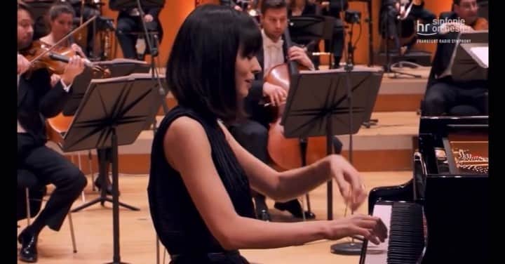 のインスタグラム：「Grieg‘s Piano Concerto with #hrsinfonieorchester and #andresorozcoestrada  • full performance -> link in bio」
