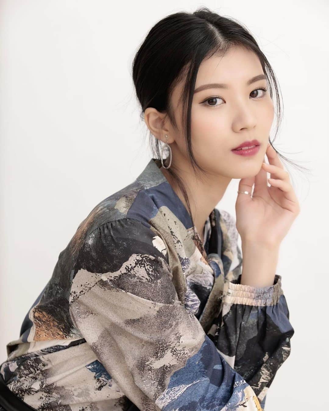 小林玲のインスタグラム：「.﻿ ﻿ ﻿ 2020年！﻿ 今年も大変お世話になりました✨﻿ ﻿ 皆様、よいお年を〜♪」