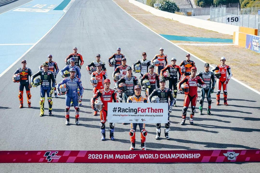 レプソル・ホンダのインスタグラム：「As we look ahead to the final hours of 2020, we just want to again say thank you to everyone who made the season possible and those who supported us throughout.  Hopefully racing was able to bring you all some relief from a tricky time.」