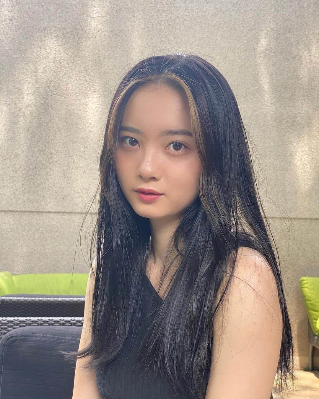 青山舞莉のインスタグラム：「thank you 2020.   this year has taught me to be grateful for all the small things and it was definitely one of the toughest year yet.  but you all made it so much better🤍  thank you to my family, friends, staff, and fans.  i love you all.   here’s to friendship, family, and success✨   2021🥂  🤍  2020年ありがとうございました。  今年は上手くいかないこともあれば、だからこそすごく成長もできた一年でした。たくさんの方に知って頂けて、とても感謝でいっぱいです。  ていうことで事故画たくさんあったので載せちゃいます。  2021年もよろしくお願い致します。  #ミーの毎日」