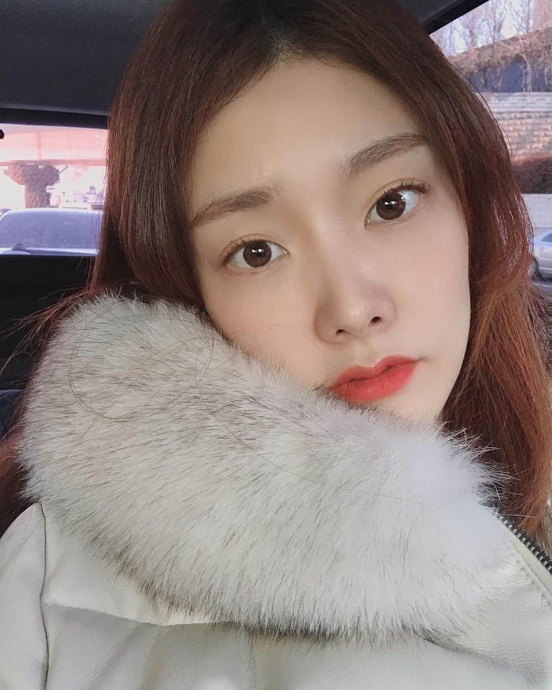 チャ・ミンジのインスタグラム：「바이 2020년 웰컴 2021  힘든 한해가 가고 행복한 한해가 다가오길🙏 모두 새해 복 많이 받으세요🥰」